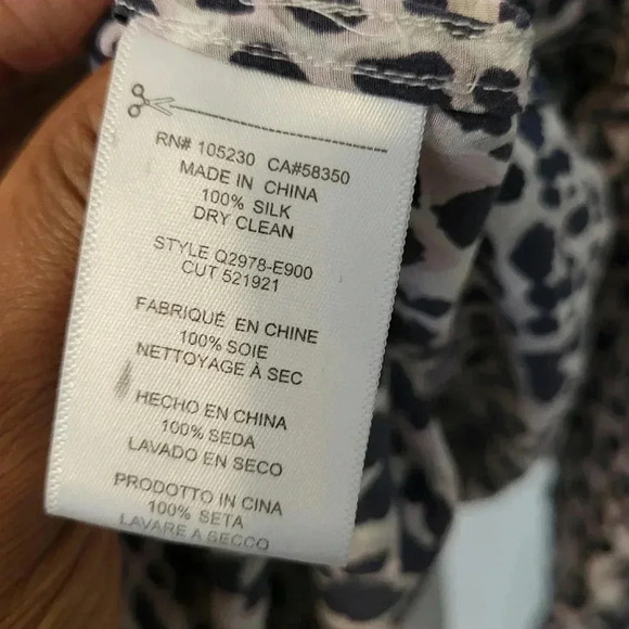 Equipment Essential Long Sleeve Animal Leopard Print Silk Button Down Blouse(M) - Picture 10 of 10